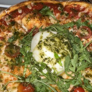 Pizza burrata