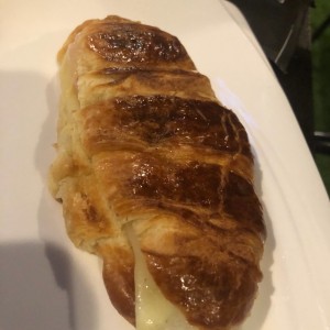 Croissant de pavo y queso