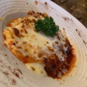 lasagna de carne molida (tiene jamon ) 