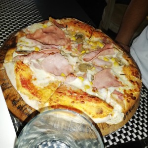 pizza coliseum 12"
