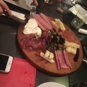 tabla de quesos y jamones