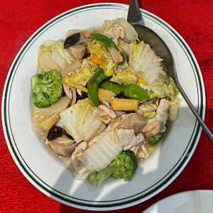 Filete de pollo con vegetales