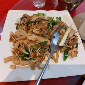 Chowfun con pollo estilo seco
