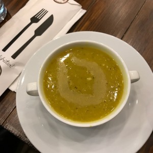 sopa de lentejas mediterranea