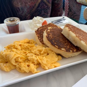 Pancakes con huevos