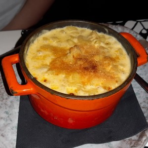 CAMARONES MAC AND CHEESE