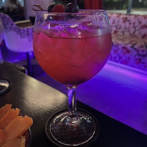 Gin tonic frutos rojos 