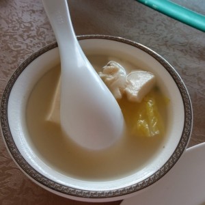 Sopita de tofu con repollo chino