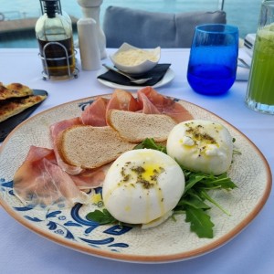 Antipasti - Burrata Con Prosciutto