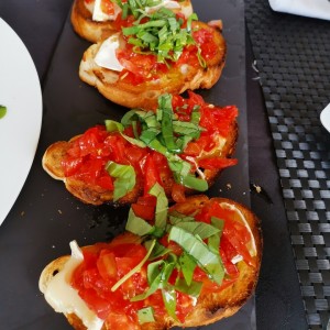 bruschettas mediterraneas