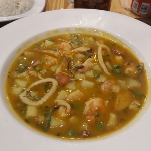 cau cau de mariscos 