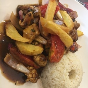 Pollo Saltado