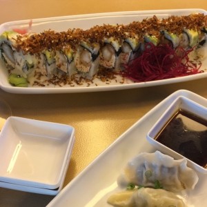 sushi y guiozas 