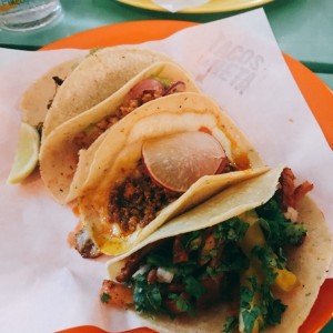 tacos de chorizo, carnitas