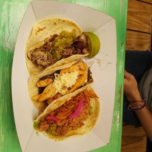 Tacos Tropicales - Carnitas