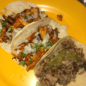 Tacos Al Pastor y Carnita