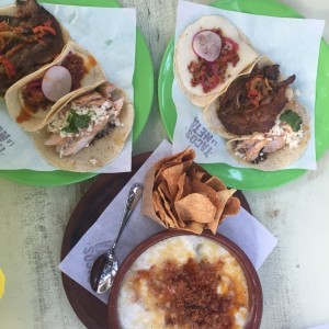 Tacos varidos y Queso fundido con chorizo