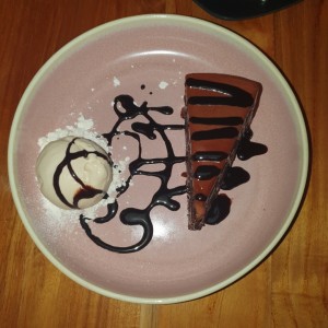 Cake de Chocolate y Helado 