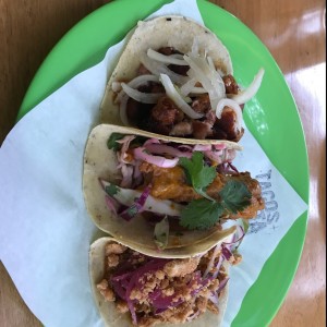 tacos de barriga pescado y cochinita pibil 