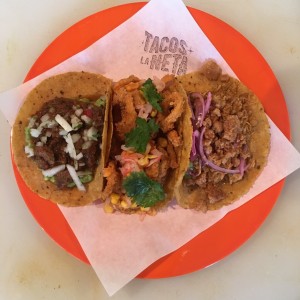 Tacos: Bisteck, mariscos y cohinita Pibil! ??