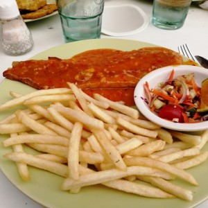 Filete de pescado al ajillo