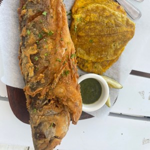 Pescado frito entero