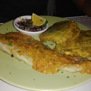 Filete de pescado al ajillo