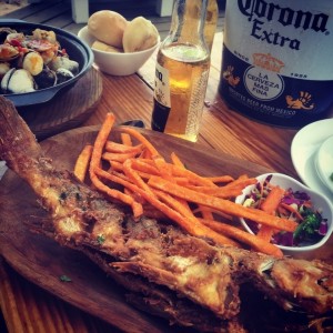 pescado frito con corona 