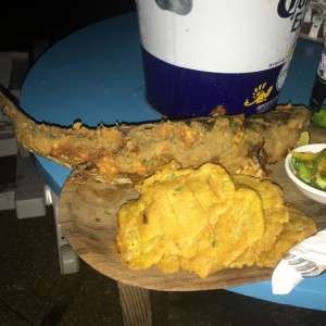 pescado frito con patacones