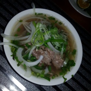 Pho de res bien cocido