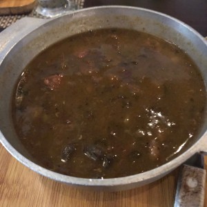 sopa de lentejas con carne