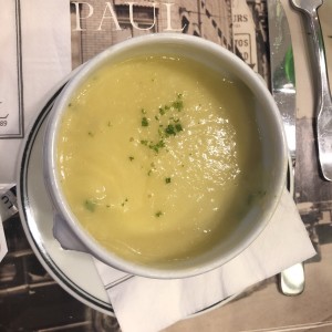 Crema de puerros, cebolla y papa