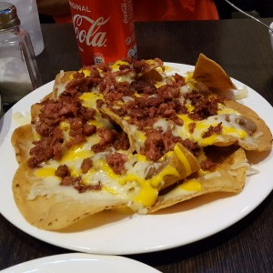 nachos con chorizo