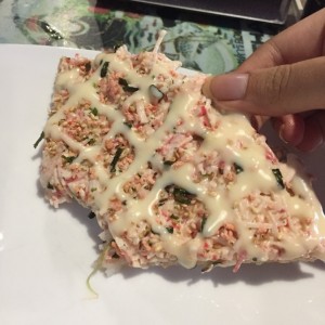 Sushi pizza de cangrejo