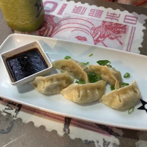 Tentadoras Entradas - Gyozas de Pollo