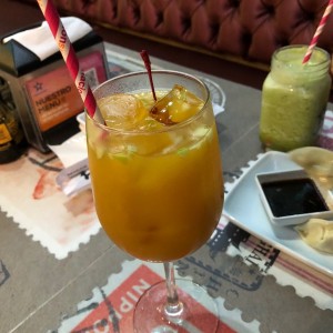 Sangria de Mango y Jugo Nacion