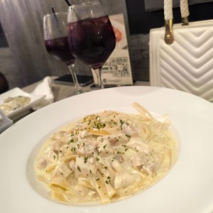 Paste - Fettucinne Alfredo Pollo