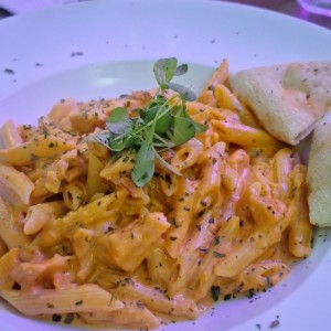 Pennette Vodka e Salmone