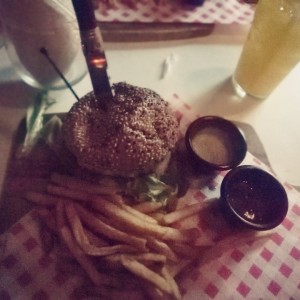 Platos Fuertes - Hamburguesa Peggy (1/4L)