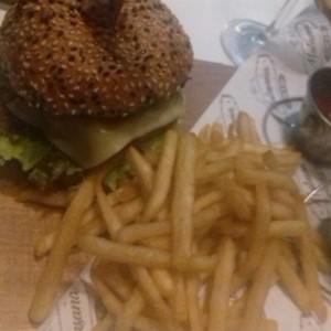 Platos Fuertes - Hamburguesa Peggy (1/4L)