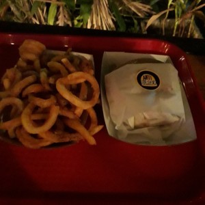 Hamburguesa Anti + Curly Fries