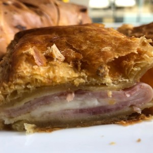 pastelito de jamon y queso 