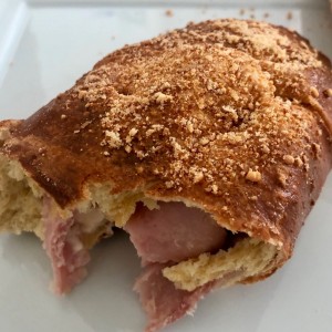 Croissant de Queso Crema con Jamon