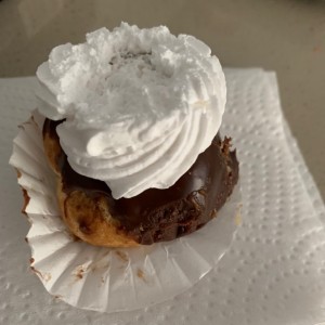 profiterol chocolate