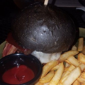 hamburguesa the black widow