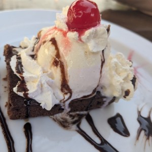 Postres - Brownie con helado