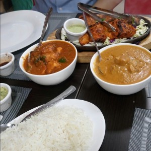 Butter Chicken y Tika Masala Chicken