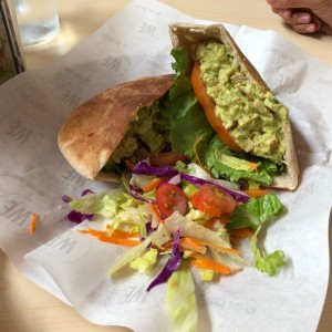 pita de aguacate y pollo