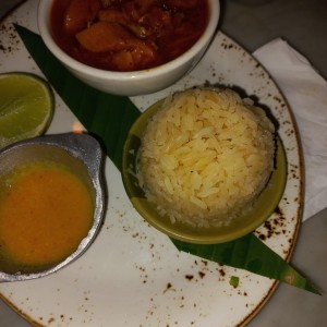 Mondongo, arroz y salsas