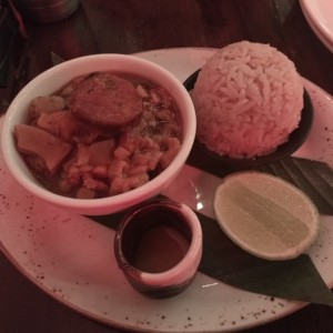 rabito de cerdo, mondongo y arroz con coco 